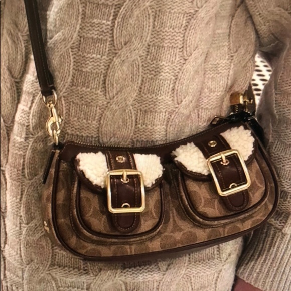 Coach Handbags - Coach Ashton Bag With Signature Canvas NWT